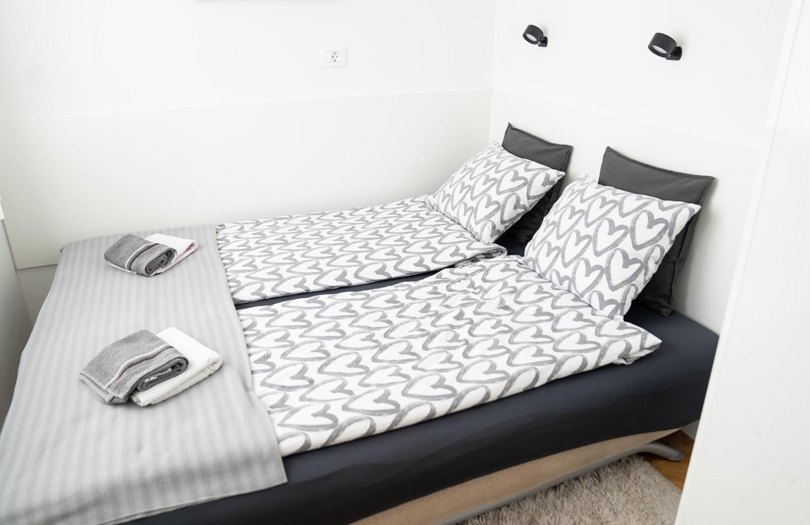 Casa De Dinca, 2 Bedroom, 6 Person, Free Parking Zone Zagreb Buitenkant foto